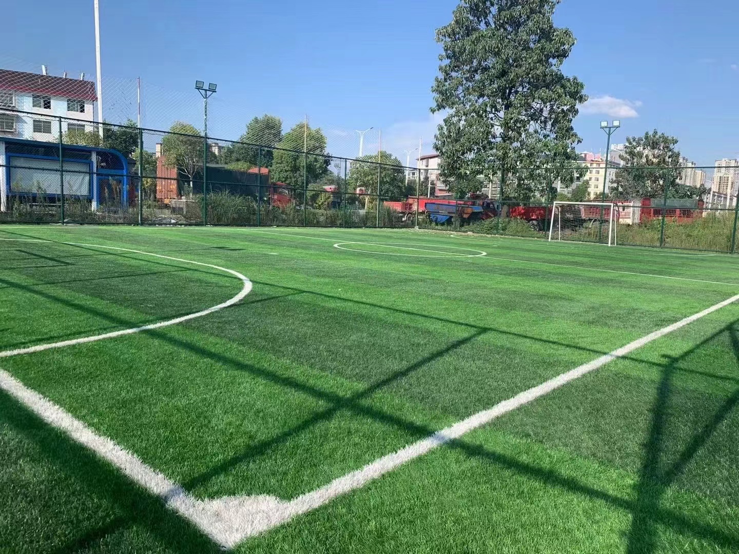 懷化市南環路社會用足球場場圍網及草坪安裝鋪設 懷化市南環路社會用足球場場圍網及草坪安裝鋪設